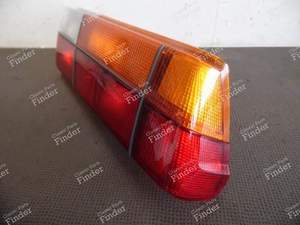 RECHTES RÜCKLICHT - PEUGEOT 305 - 112801- thumb-1