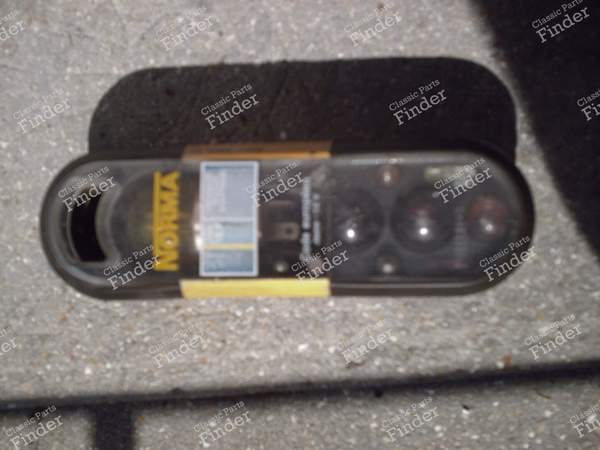 BOITE D'ORIGINE PEUGEOT-TALBOT - 8 AMPOULES + 4 FUSIBLES - PEUGEOT 104 / 104 Z - 9685.32- 0
