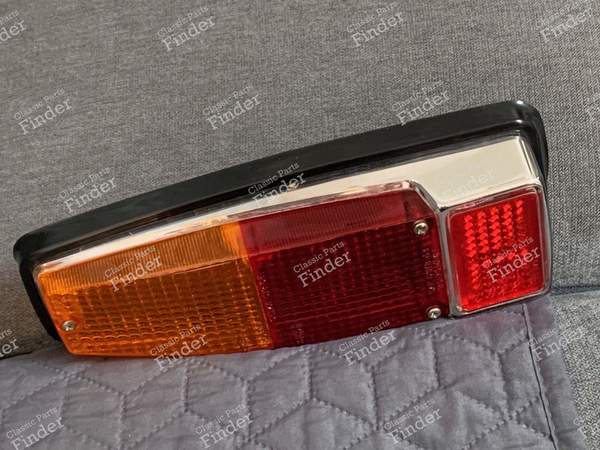 Chrome-plated left rear cabochon - Brand new - RENAULT 8 / 10 (R8 / R10) - 612- 0