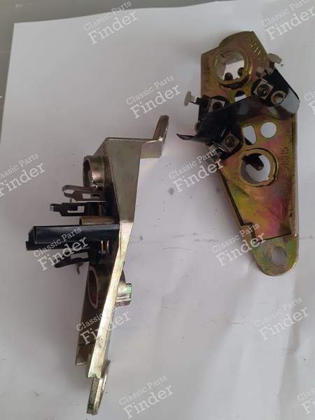 Platines porte ampoules arrière - RENAULT 4 / 3 / F (R4) - PK3674-51315 (D & G)- 2