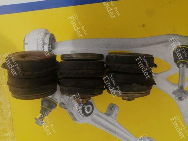 Rubber connection between chassis and body - CITROËN CX - 1