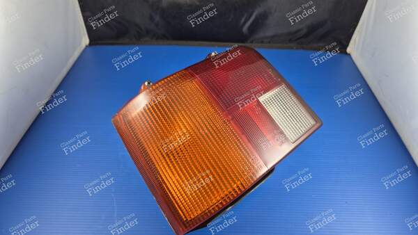 Komplettes linkes Rücklicht - PEUGEOT 205 - 1