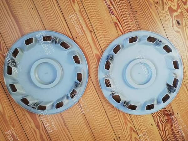 Lot de deux enjoliveurs 'Turbine' - PEUGEOT 309 - 1