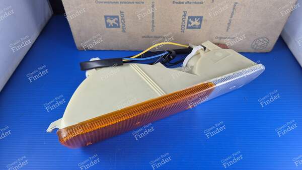 Blinklicht des rechten Standlichts – Phase 2 - PEUGEOT 505 - 10820 / 635049- 4