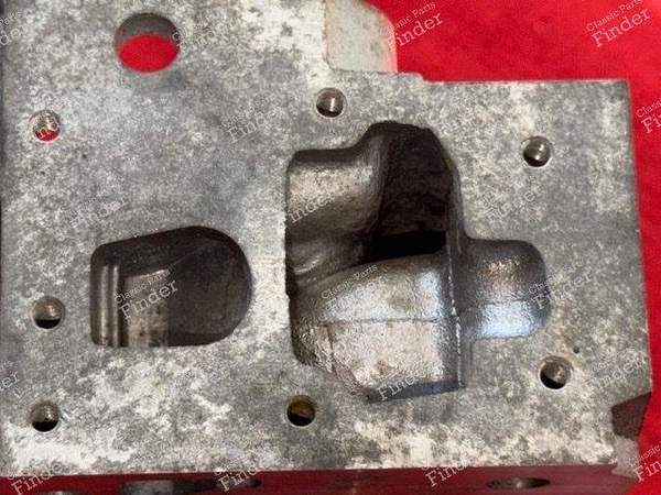 Original cylinder head - RENAULT 4 CV - 7