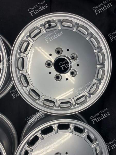 Original 'Gullideckel' Leichtmetallfelgen 6.5Jx15 ET49 - MERCEDES BENZ E (W124) - 1244001802- 5