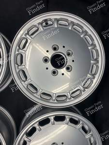 Original 'Gullideckel' Leichtmetallfelgen 6.5Jx15 ET49 - MERCEDES BENZ E (W124) - 1244001802- thumb-5