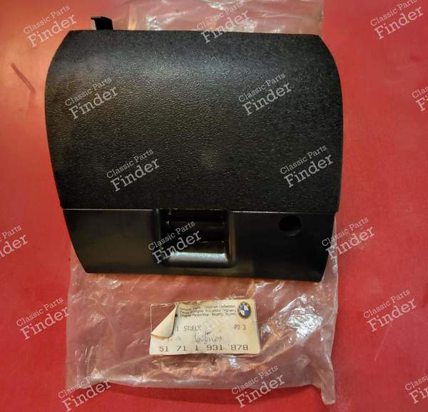 Right-side towing hook cover - BMW 5 (E28) - 51711931878- 0