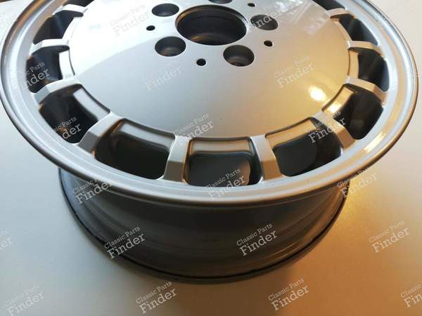 Original 'Gullideckel' 15" rim - MERCEDES BENZ 190 (W201) - 2150209 / 20140110202- 3