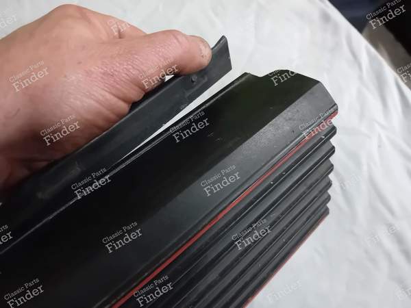 Grille with red piping - VOLKSWAGEN (VW) Scirocco - 533853653 / 653 A- 4