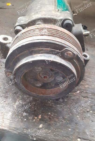 Air conditioning compressor - BMW 3 (E36) - 8390646- 2