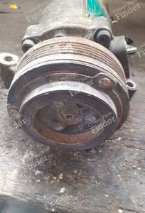 Air conditioning compressor - BMW 3 (E36) - 8390646- thumb-2