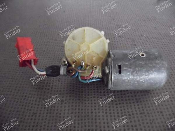 TAILGATE LOCK MOTOR 94462402401 PORSCHE 944 & 924 - PORSCHE 924 - 0390216694- 5