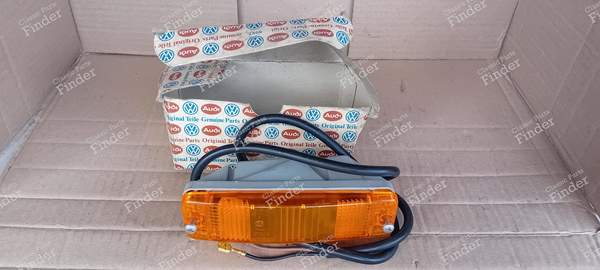 Orange front turn signal (from 08/1974) - VOLKSWAGEN (VW) Käfer / Beetle / Coccinelle / Escarabajo - 111 953 055- 1