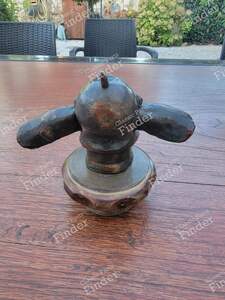 Radiator cap with a satirical design - AMILCAR CC - thumb-1