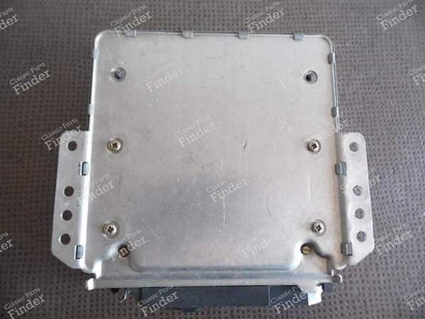CALCULATEUR MOTRONIC 0261200042 / 12141276201 BMW 525e E28 - BMW 5 (E28) - 1276201- 8