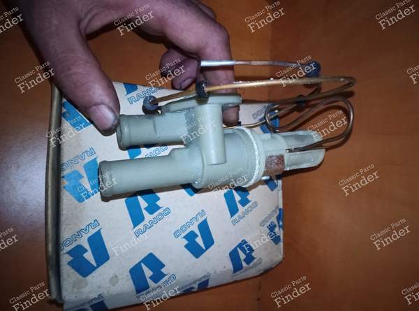 Robinet thermostatique - PEUGEOT 504 Coupé / Cabriolet - 6461.21- 2