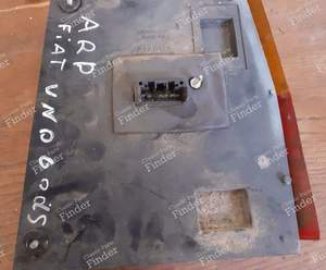 Feu arrière gauche pour Fiat Uno - FIAT Uno / Duna / Fiorino - 12.847.719- thumb-1