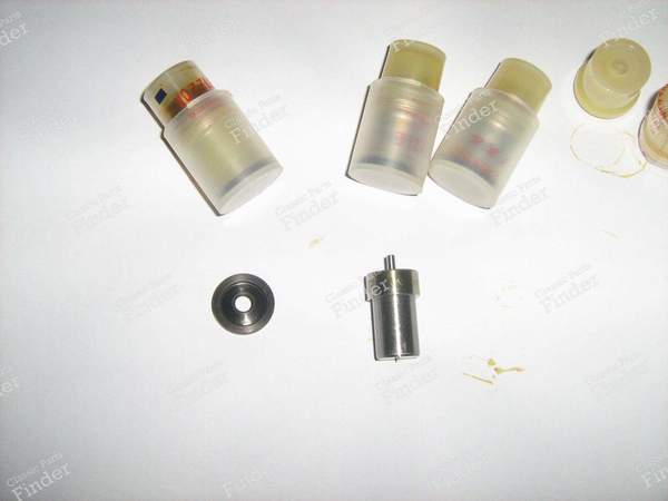 Injector - NISSAN Sunny / Sentra / Tsuru (B12) - 1662016A25