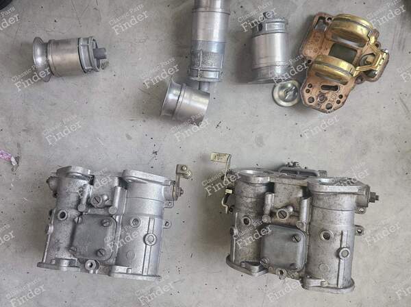 Ensemble de deux carburateurs Weber 40 DCOE pour moteur de 1 300 cm³ - RENAULT 8 / 10 (R8 / R10) - 3
