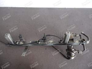 RAMPE INJECTION 94411008007 PORSCHE 944-1 pour PORSCHE 944