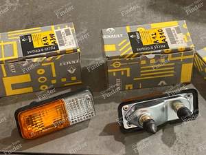 Two two-tone indicators for Alpine A310 V6, R12, Talbot Rancho or Murena - RENAULT 12 / Virage (R12) - 3076 A / 7701018029 (D) / 7701018028 (G)- thumb-1