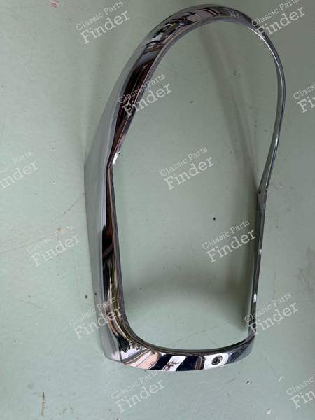 SCHEINWERFERABDECKUNG - MERCEDES BENZ W111 / W112 (Heckflosse) - 1305542029- 1