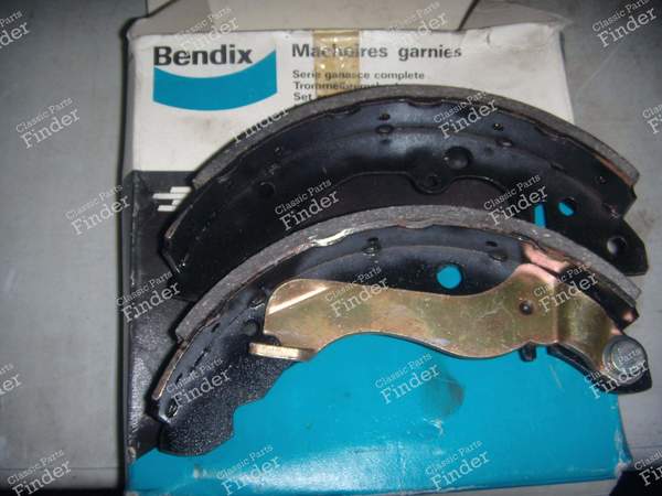 Mâchoires de frein - AUDI 100 / 200 / 5000 (C2) - B325632- 0