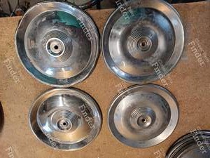 4 Enjoliveurs chromés - PEUGEOT 204