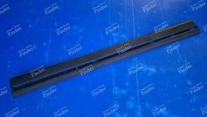 Protective strip for right-hand door extension - GTI, Gentry and cabriolet versions for PEUGEOT 205