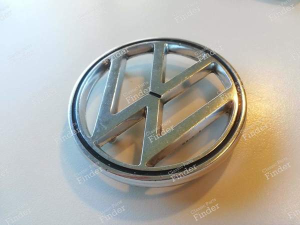 Emblème VW - VOLKSWAGEN (VW) 1500 / 1600 (Typ 3) - 311853601- 2