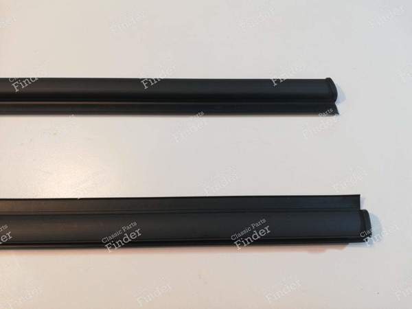 Left and right front lower door trim - BMW 5 (E34) - 51211944419 (L) / 51211944420 (R)- 3