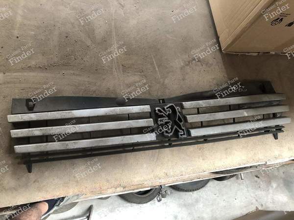 Kühlergrill - PEUGEOT 205 - 7809.44- 0