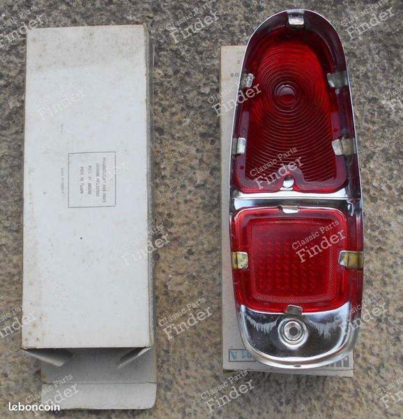 Cabochon de feu arrière droit - PEUGEOT 403 - 202 (?)- 1