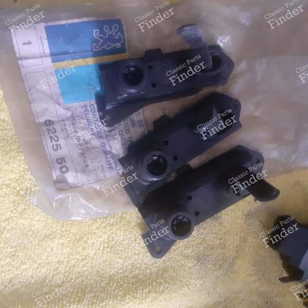 Headlight control - Right side - PEUGEOT 104 / 104 Z - 6225.50- 1