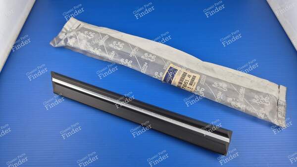 Left front fender trim with chrome trim - Phase 1 - PEUGEOT 305 - 786149- 1
