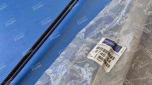 Baguette inférieure de lunette arrière sur hayon - Version break - PEUGEOT 405 / Pars / Khazar