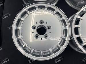 Jantes en alliage originales Mercedes W201 'Gullideckel' 6Jx15 ET49 - MERCEDES BENZ 190 (W201) - 20140012502- thumb-2