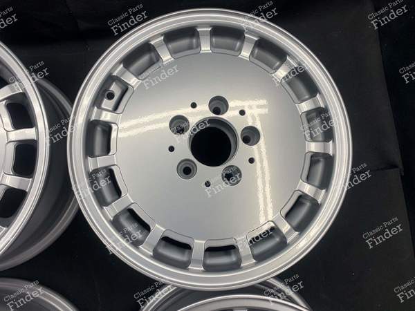 Original 'Sportline Gullideckel' Leichtmetallfelgen 7Jx15 ET41 - MERCEDES BENZ E (W124) - 1244010902- 3