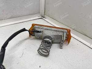 Right front turn signal - RENAULT 9 / Alliance / Broadway / 11 / Encore (R9 / R11) - 10710- thumb-2
