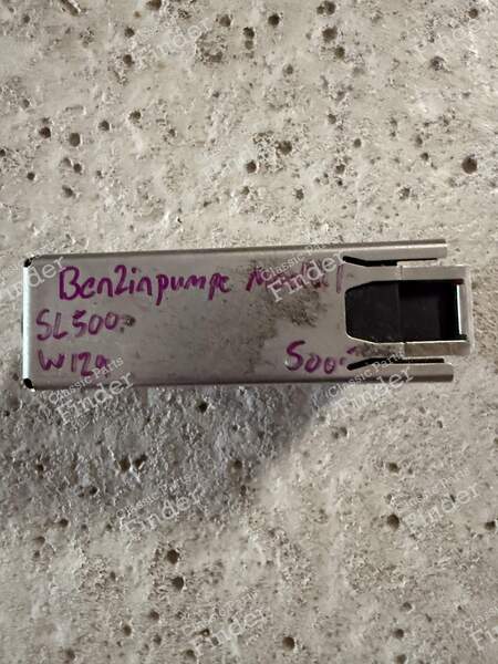 Relais de la pompe à carburant - MERCEDES BENZ SL (R129) - A0095455432 / 0537793- 3