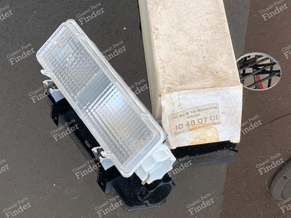 Clignotant / Veilleuse avant gauche - RENAULT 12 / Virage (R12) - 10480 0701- 1