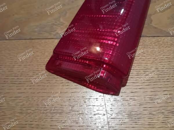 Taillight Lens / Center Rear Reflector - RENAULT 15 / 17 (R15 - R17) - 21330001- 6