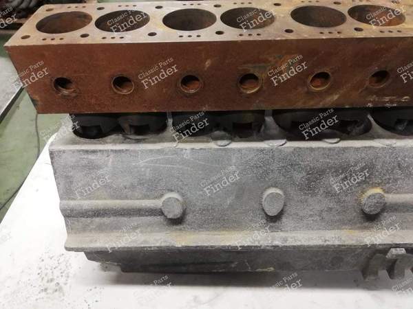 Original block + magnesium housing - MASERATI 8CM - 7