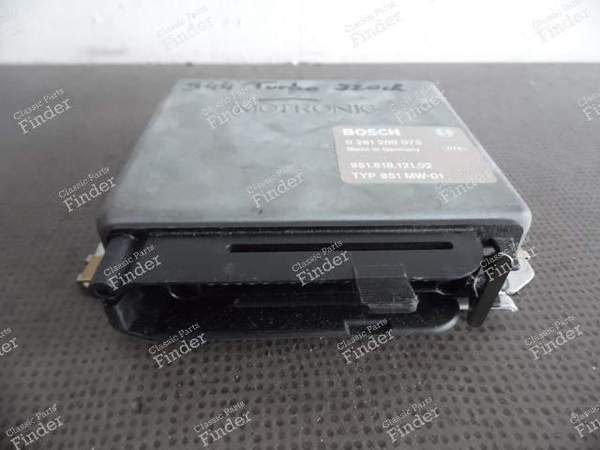 CALCULATEUR DME MOTRONIC 95161812102 / 0261200075 PORSCHE 944 TURBO - PORSCHE 944 - 951.618.121.02- 2
