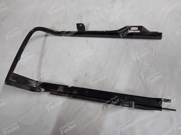 Entourage de phare gauche - Jetta - VOLKSWAGEN (VW) Golf I / Rabbit / Caddy / Jetta - 161853655- 1