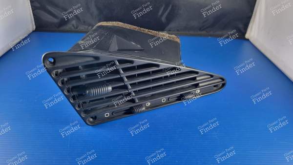 Dashboard center vent grille - FIAT Ulysse - 1470018077- 1