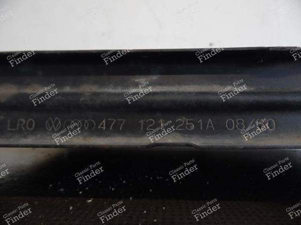 PORSCHE 924 COOLING RADIATOR - PORSCHE 924 - 477121251A équivalent à 477121251D- 8