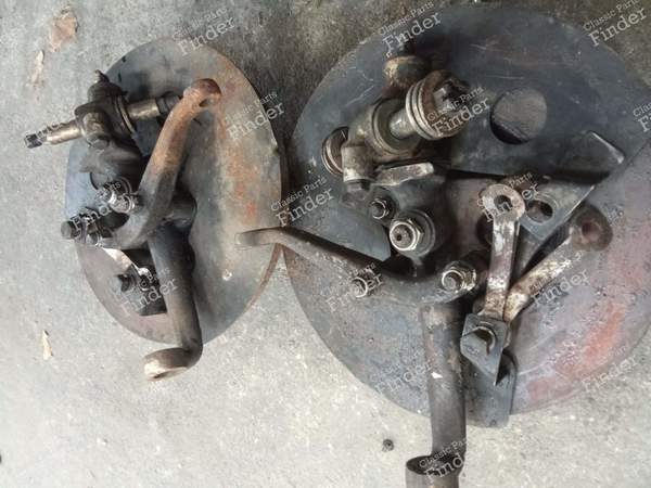 Pivot hubs - TRIUMPH TR6 - 2