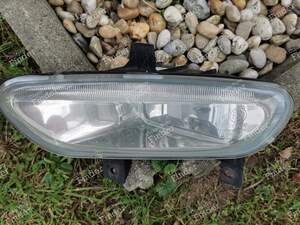 Front left fog light (older shape of front bumper) - PEUGEOT 406 Coupé - 67720899- thumb-2